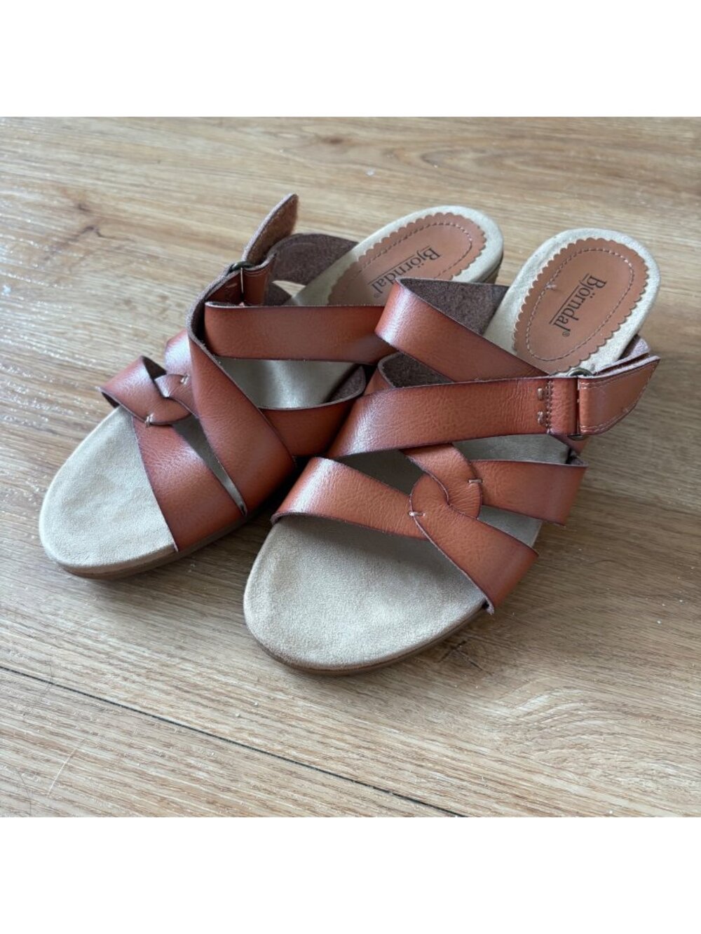 Bjorndal Mabel Cognac Wedge Faux Leather Sandals Brown Women’s Size 9